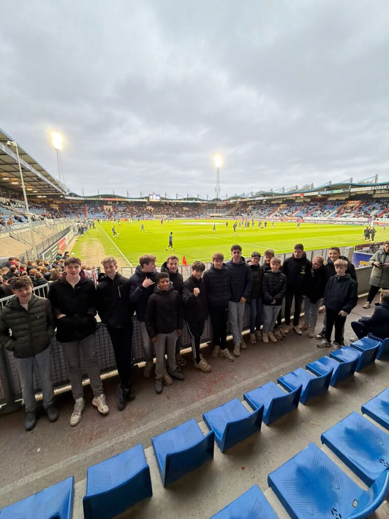 kader onder 18 bezoek voetbalwedstrijd 3 april 2026